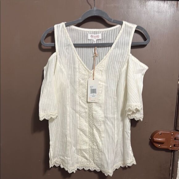 Shyanne Womens Delicate Cream Blouse with Lace Trim - Picture 1 of 5